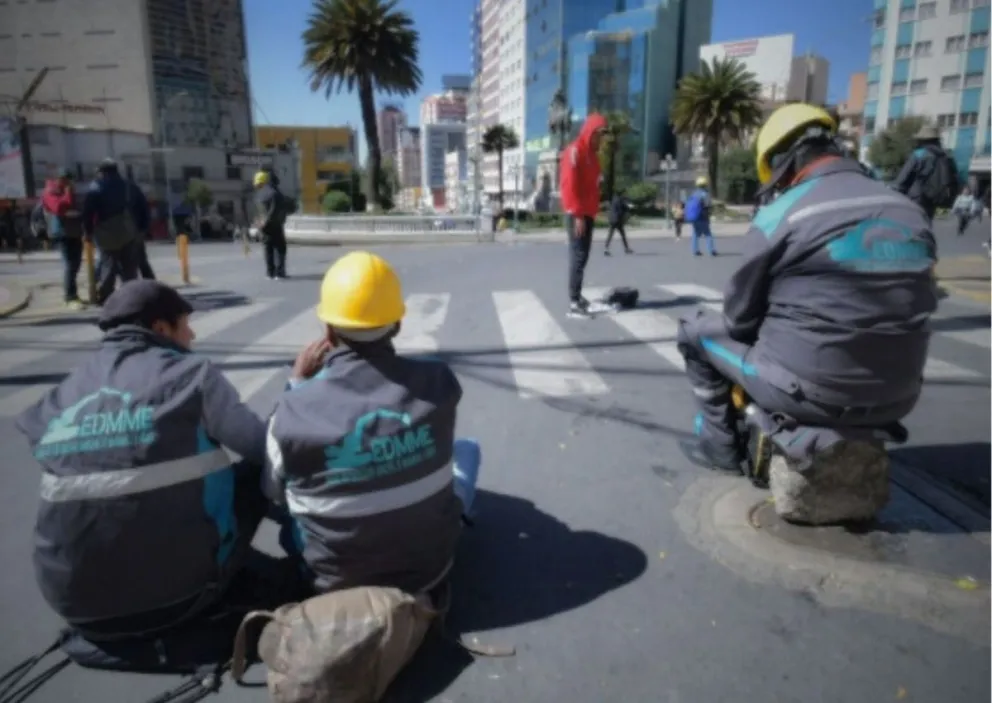 Trabajadores municipales durante un paro que realizaron en 2024 (imagen referencial). Foto: APG 