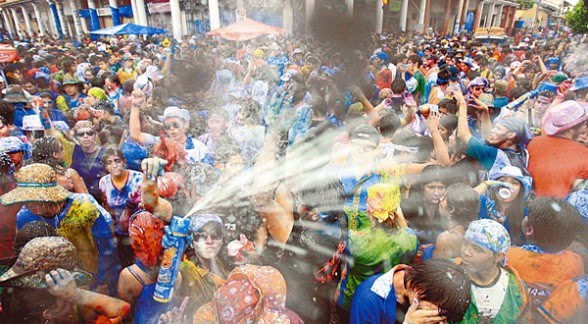 Sancionarán a personas que usen espuma y agua en el Carnaval de Bolivia - Infodiez.com