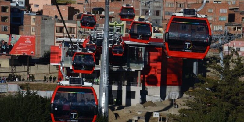 Teleférico inicia servicios a las 06h00 frente al paro del transporte público