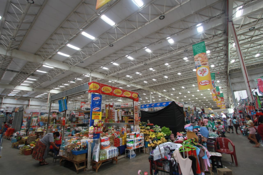 Mercado Nueva Ramada se puede quedar sin energía eléctrica si no pagan. Foto. Ricardo Montero 