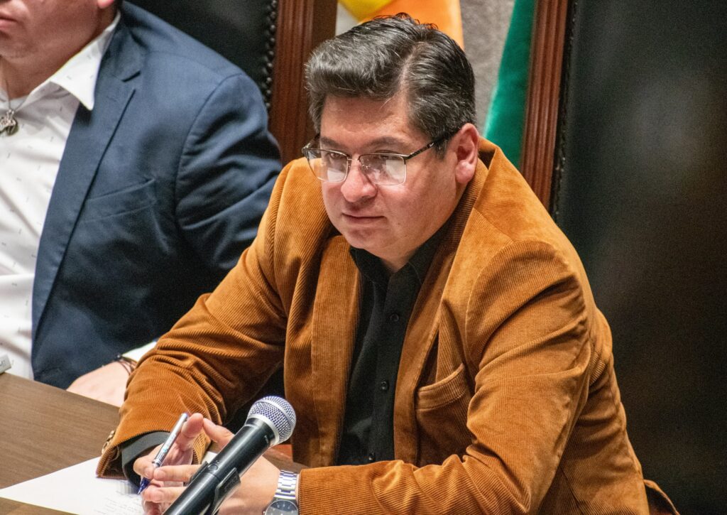 El ministro de Economía, Marcelo Montenegro, en la sesión del Senado. / Foto: MEYFP.