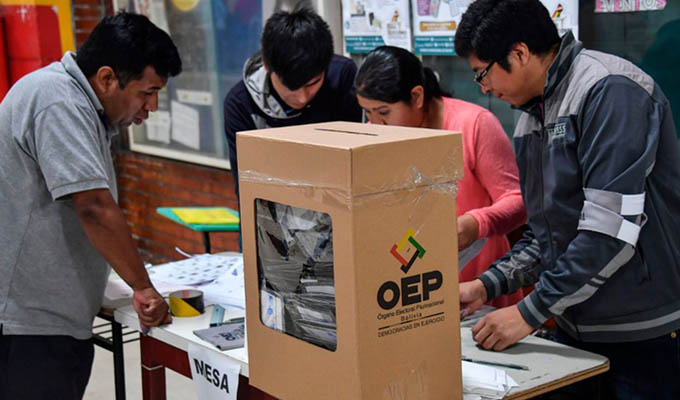 Jurados alistan el conteo de votos. / Foto: Panamericana.