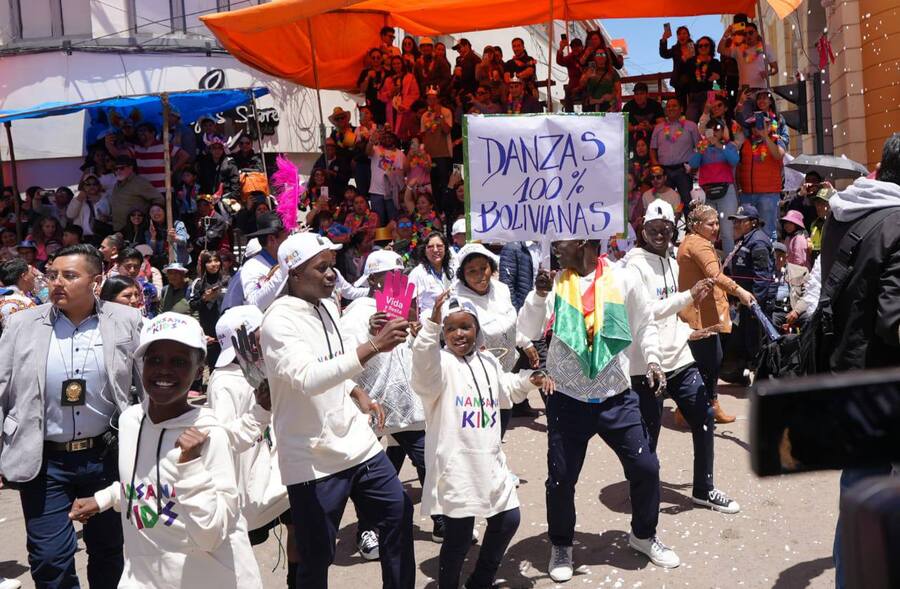 Nansana Kids participa del Carnaval del Bicentenario en Oruro al ritmo de las danzas 100% bolivianas