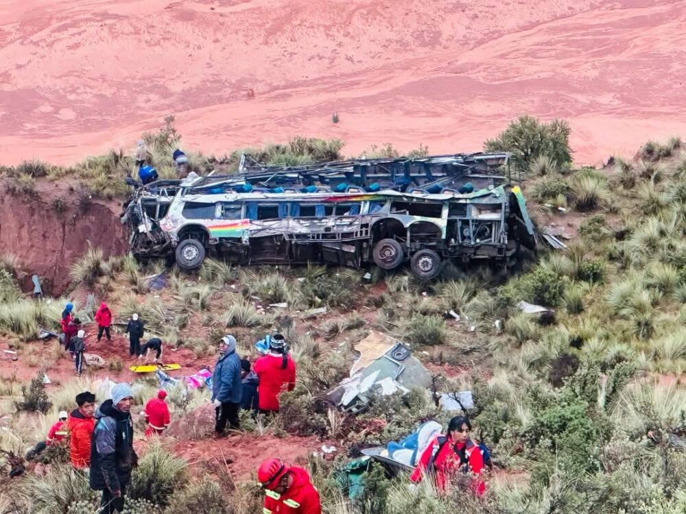 El trágico accidente en la carretera Potosí – Oruro cobró la vida de 31 personas