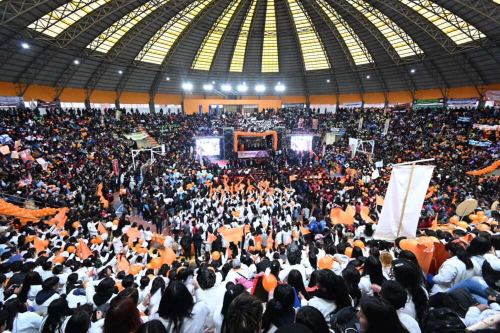 Entregan moderno coliseo de la UPEA con un aforo de 5.000 espectadores