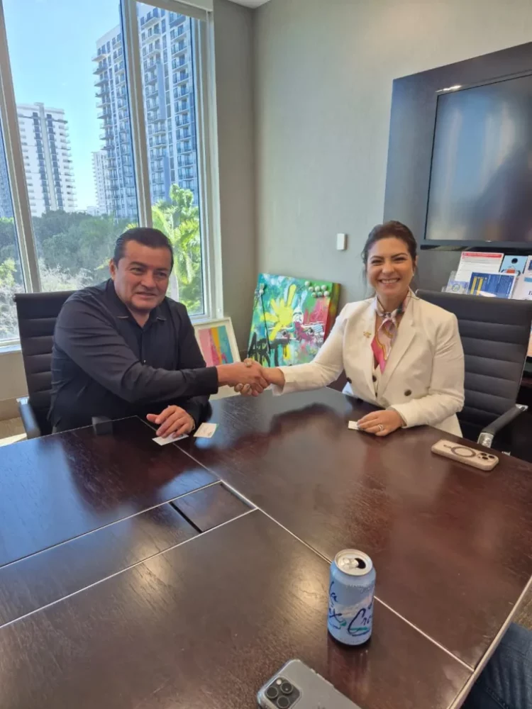 El alcalde resaltó el apoyo del condado Miami-Dade.