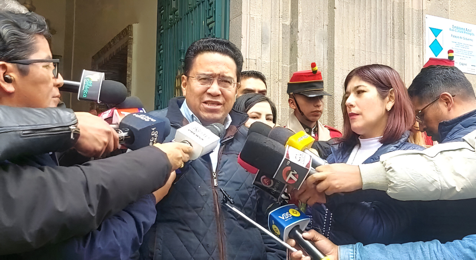 Ministro Siles exige al Legislativo aprobar propuesta de ley del Gobierno para fortalecer la lucha contra la violencia a la mujer