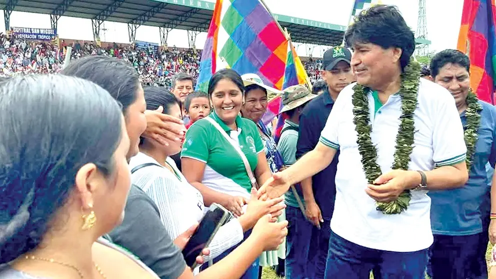 Evo Morales, durante su proclamación en Villa 14 de Septiembre, ayer. / RADIO KAWSACHUN COCA