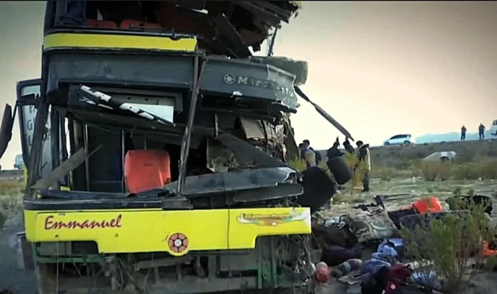 Una de las flotas que sufrió el accidente el pasado 1 de marzo cerca de la ciudad de Uyuni. Foto: APG