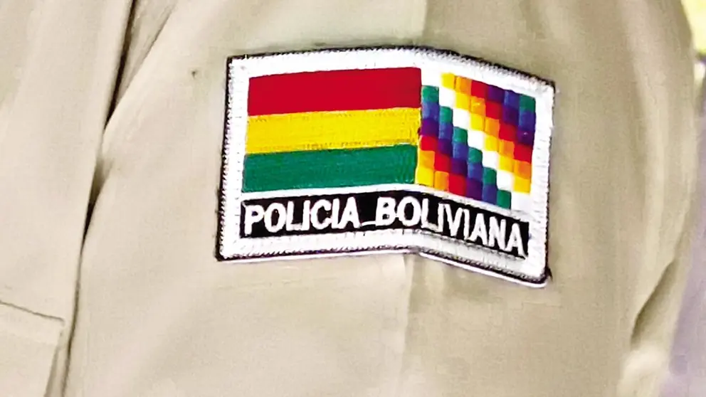 Fotografía ilustrativa del uniforme de un policía./ MARIELA COSSÍO