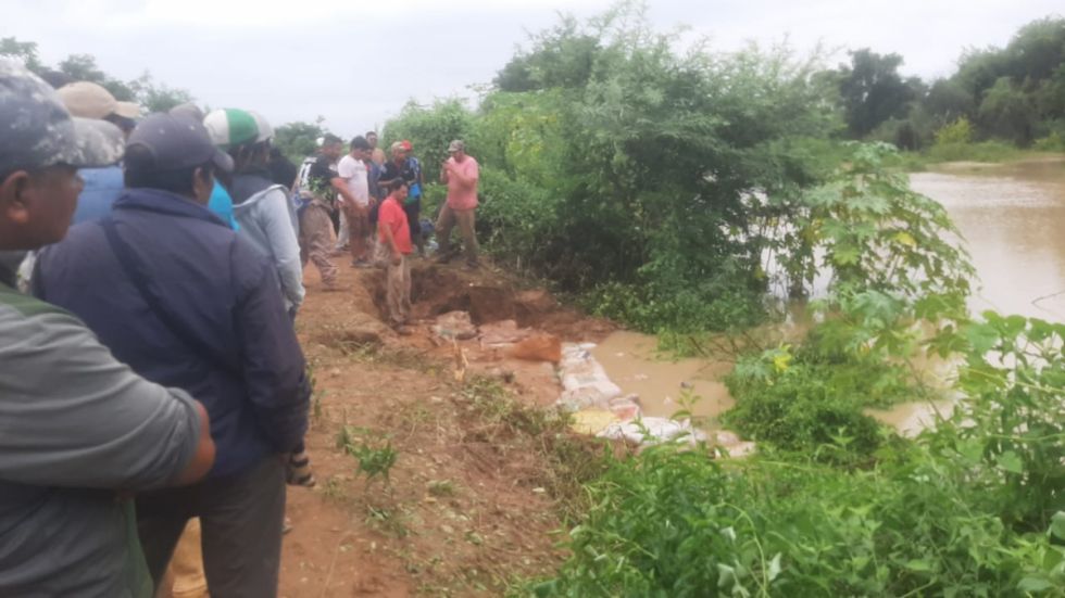 Desborde del Pilcomayo: Controlan rotura de defensivos en D'Orbigny, pero el río sigue creciendo