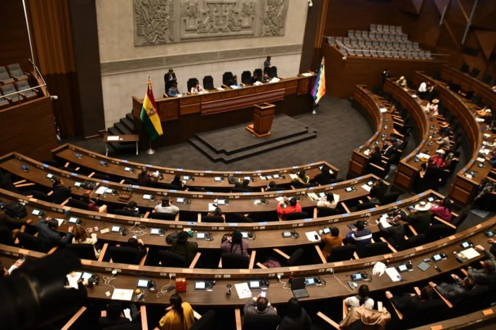 Sectores sociales piden el recorte de salarios a miembros de la Asamblea Legislativa. Foto: ALP