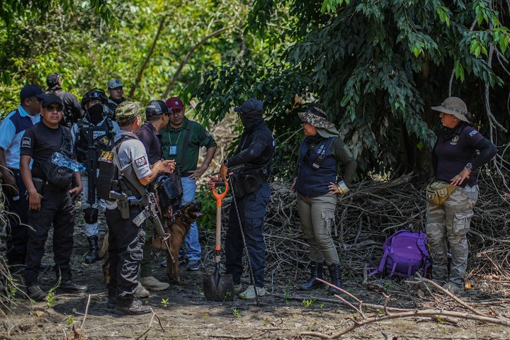 Descubrimientos perturbadores en campos de exterminio clandestinos. Foto: EFE.