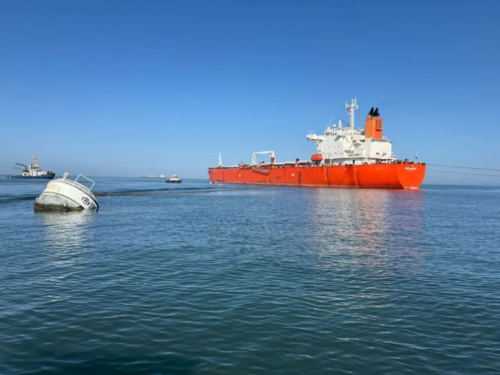 Bolivia utiliza puertos de Chile para importar combustibles. Foto. YPFB