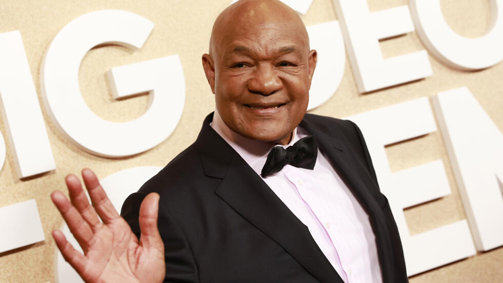 (ARCHIVO) El ex campeón mundial de los pesos pesados George Foreman llega al estreno mundial de "Big George Foreman: The Miraculous Story of the Once and Future Heavyweight Champion of the World", en el Regal LA Live de Los Ángeles el 26 de abril de 2023