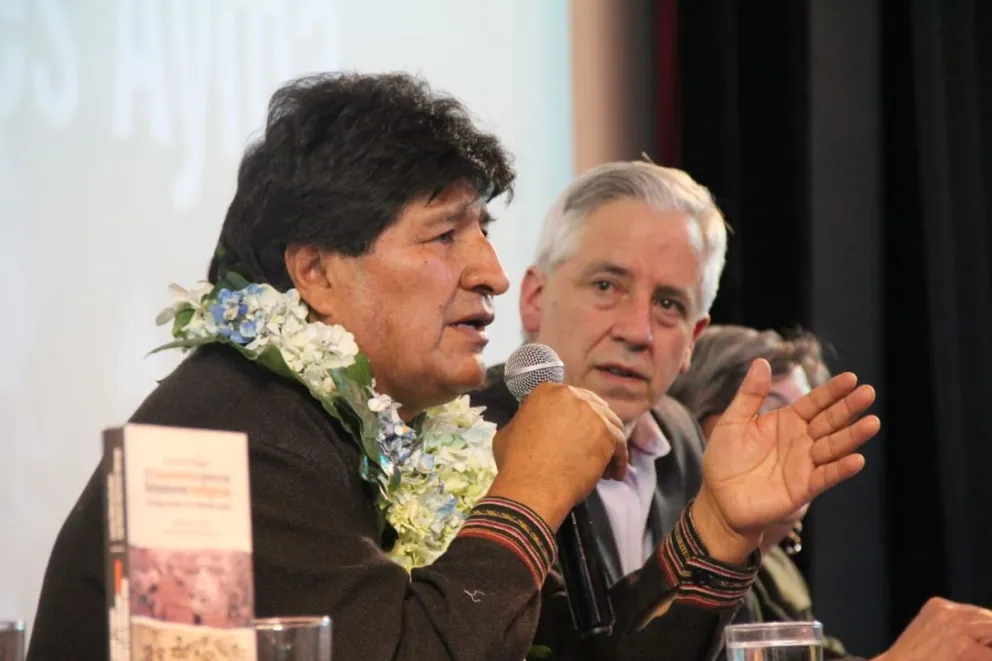 Evo Morales y Álvaro García Linera, en una presentación en agosto de 2022. Foto: X de Morales