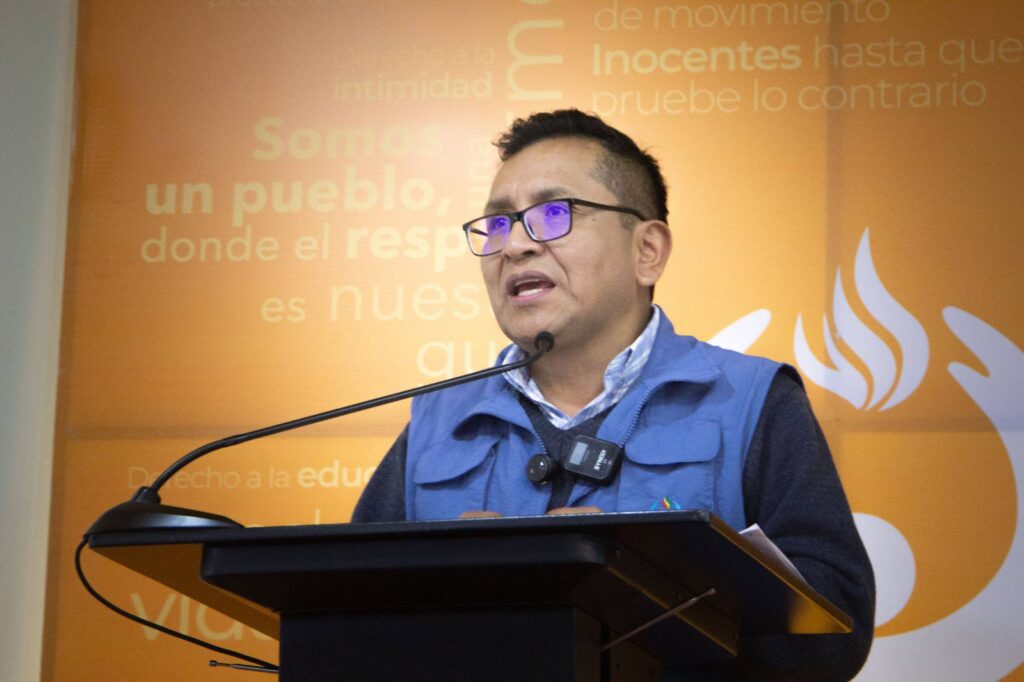 El defensor del Pueblo, Pedro Callisaya. / Foto: DP.
