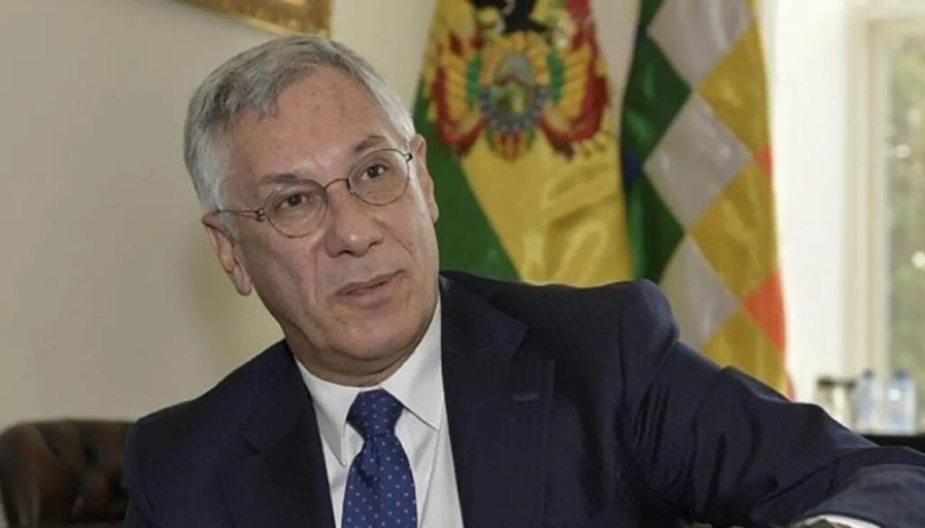 El expresidente Eduardo Rodríguez Veltzé. / Foto: Archivo.