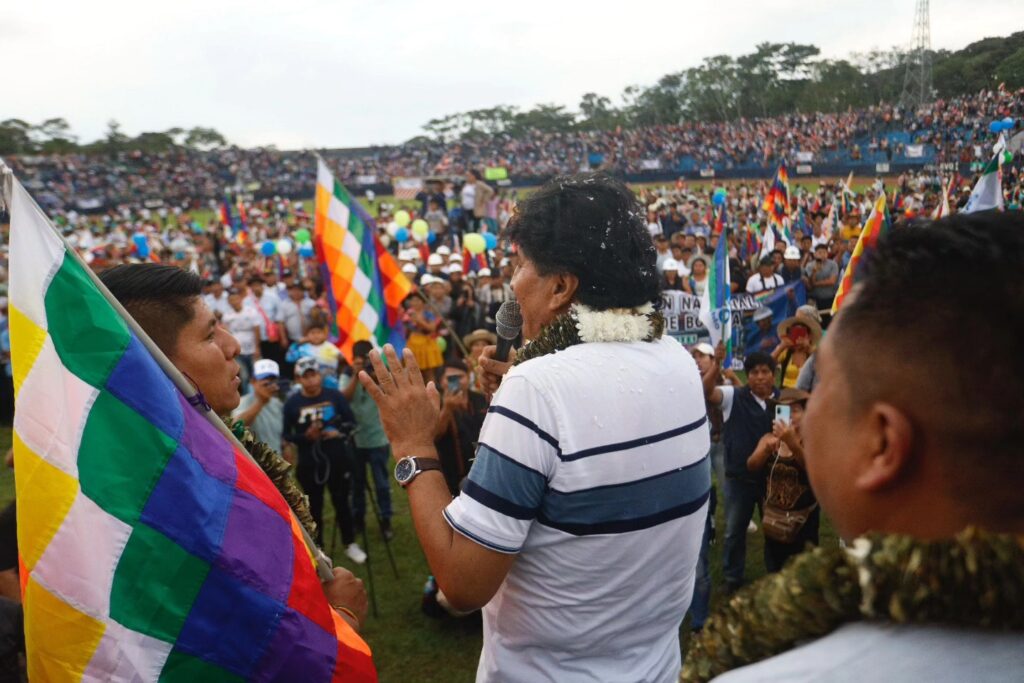 Evo Morales y sus seguidores en una concentración. / Foto: EMA.