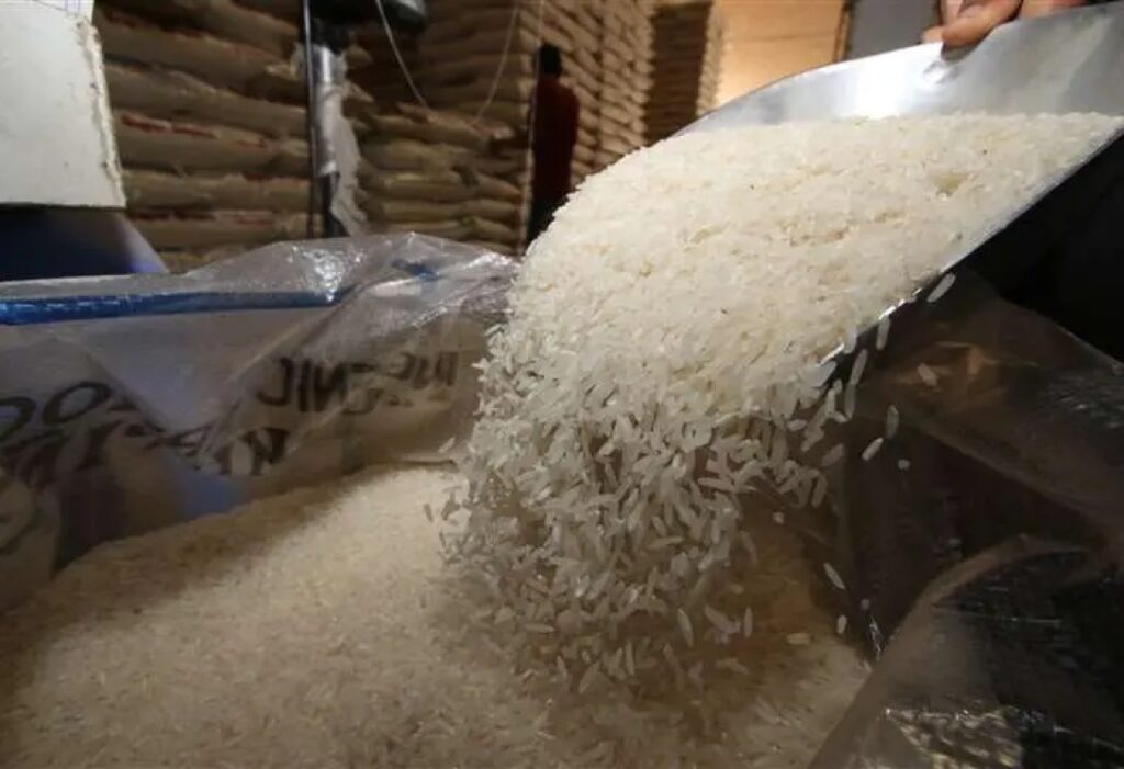 Granos de arroz en un puesto de venta. Foto El Deber