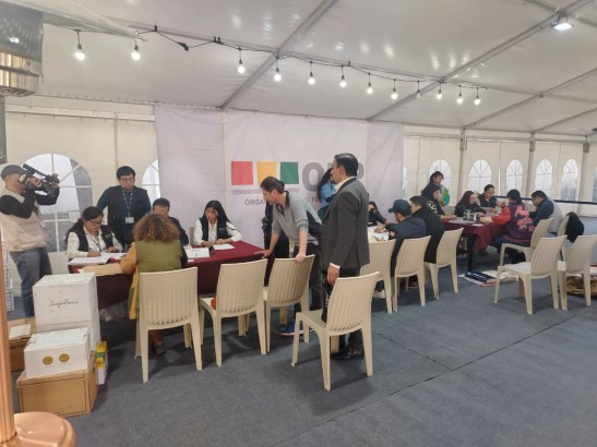 Se habilitaron cuatro mesas para recibir las listas y documentos de los candidatos. / Foto: Fuente Directa