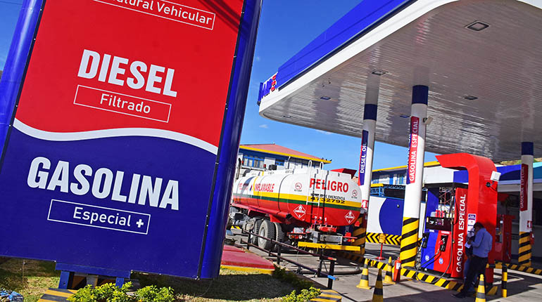 Un surtidor que vende gasolina especial. / Foto: Los Tiempos.
