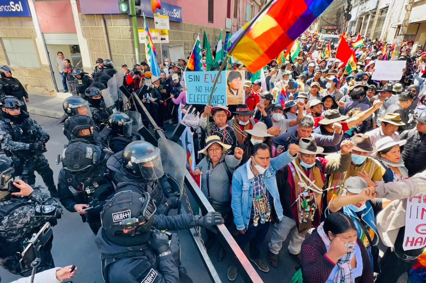 Una de las movilizaciones de los evistas en el centro de La Paz. Fotografía publicada por Evo Morales.