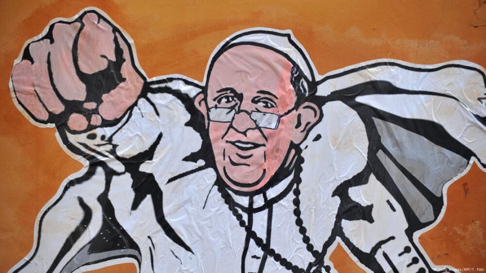 Un mural en Roma en 2014 representa al Papa Francisco como "Superman".
