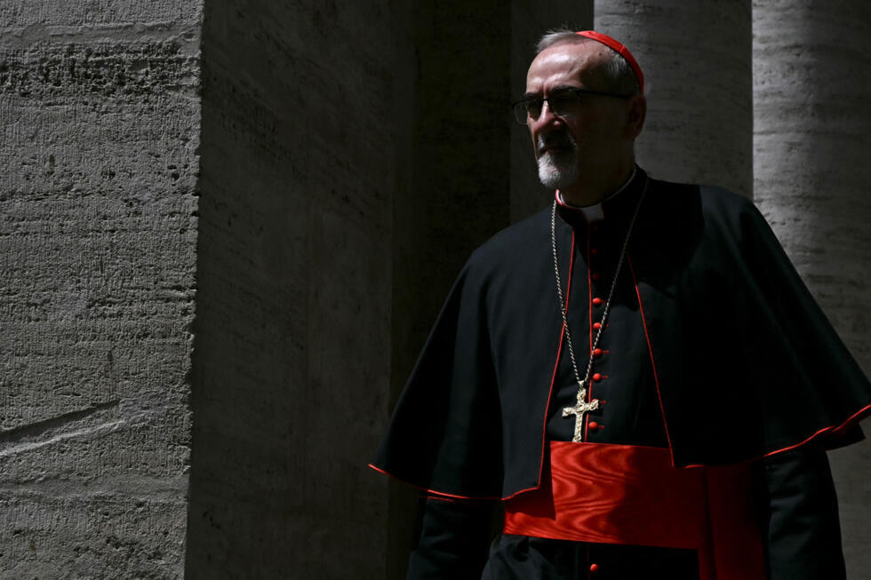El cardenal Pierbattista Pizzaballa se marcha tras una reunión de la congregación en Ciudad del Vaticano el 3 de mayo de 2025