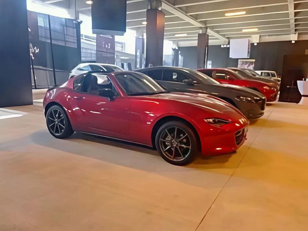 Vehículos cero kilómetros en una de las versiones pasadas del Salón Internacional del Automóvil en el campo ferial Chuquiago Marka. Foto. UCPP
