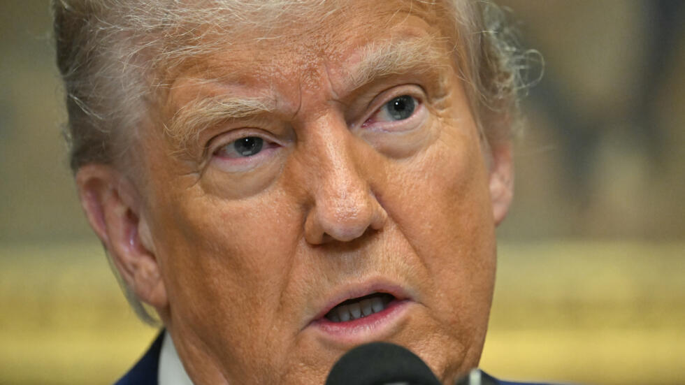 El presidente Donald Trump habla durante una rueda de prensa en la Casa Blanca, el 12 de mayo de 2025 en Washington