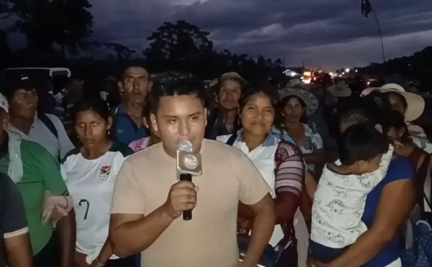 Uno de los puntos de bloqueo del evismo. Foto: Radio Kawsachun Coca.