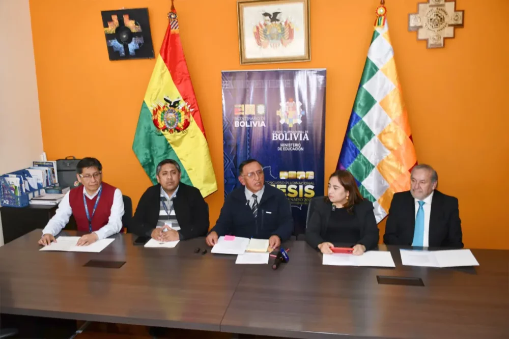 Autoridades del Ministerio de Educación en conferencia de prensa. FOTO: Ministerio de Educación.