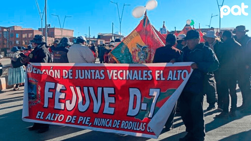 Distrito 7 bloquea Alcaldía de El Alto