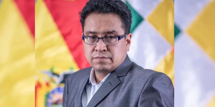 El exministro César Siles. 