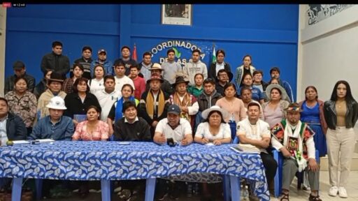 Evo Morales y los dirigentes que lo respaldan. / Foto: RKC.