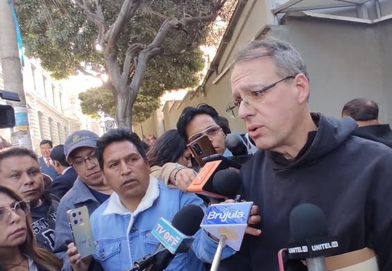Jaime Dunn a la salida de la Contraloría. / Foto: DTV.