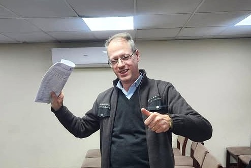 Jaime Dunn en la Controlaría, cuando anunció que cumplió el trámite de solvencia fiscal. / Foto: JD