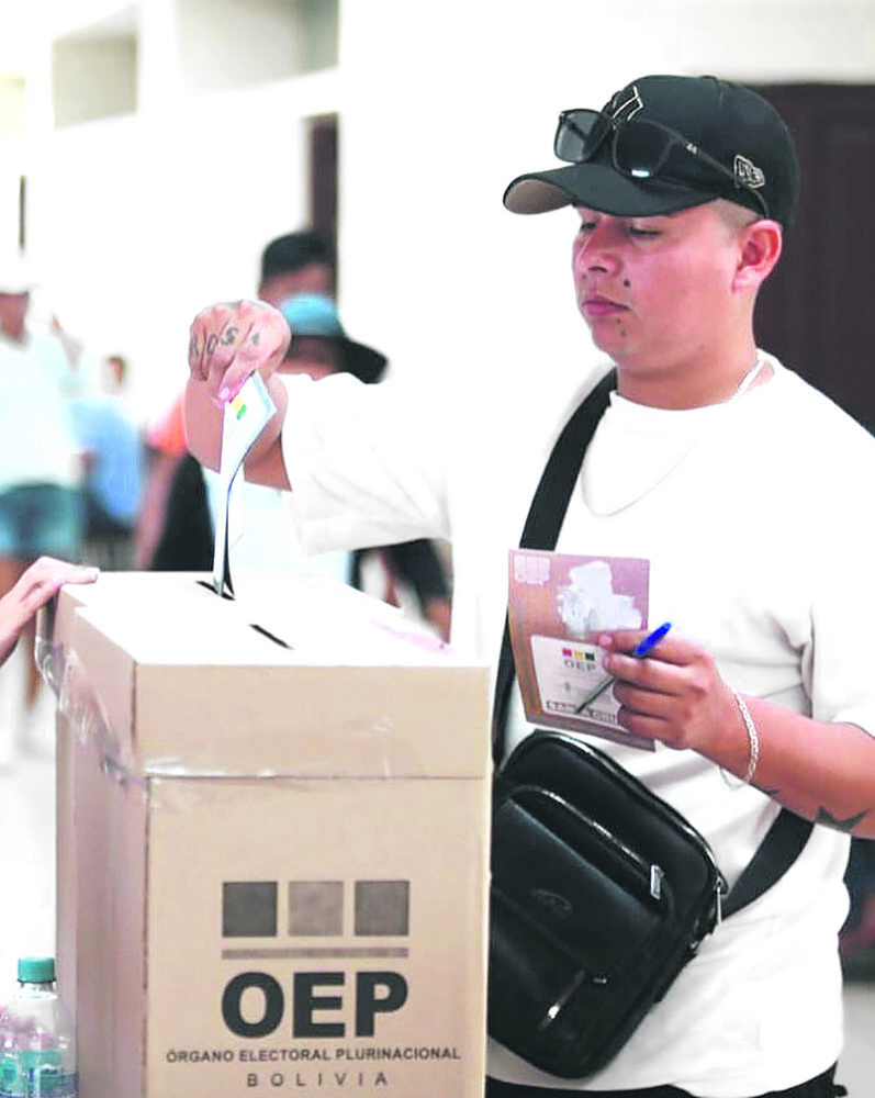 El 17 de agosto más de 7,5 millones de bolivianos acudirán a votar para elegir a un nuevo presidente.
