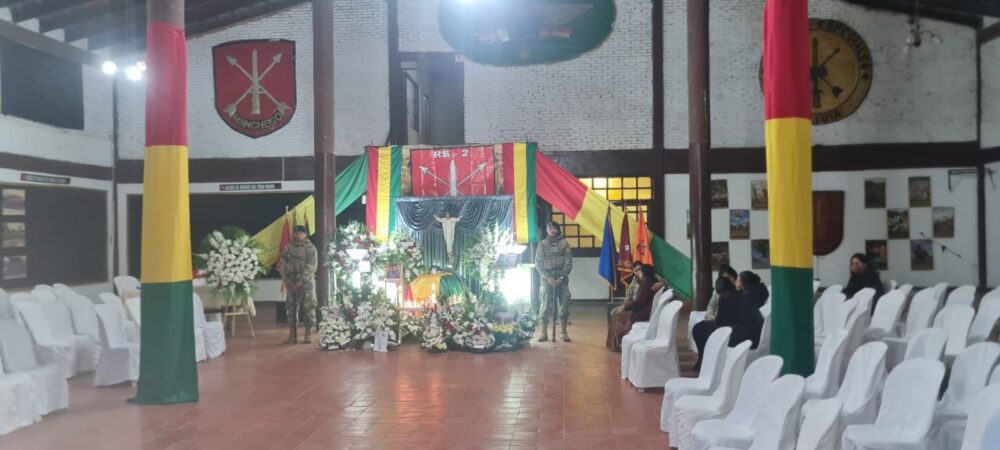 En el mismo regimiento y con guardia de honor fue velado en el Manchego, antes de su traslado a Cochabamba