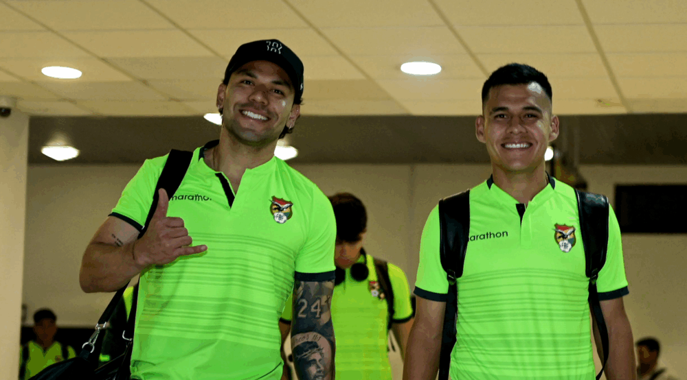 Carmelo Algarañaz y Moisés Villarroel, jugadores de la selección que enfrentará a Venezuela. Foto. FBF 