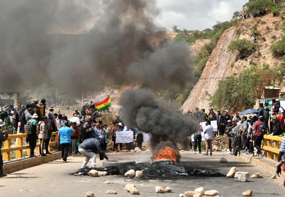 Los bloqueos de carreteras instigados por Evo Morales ya generan desabastecimiento en Bolivia - Infobae