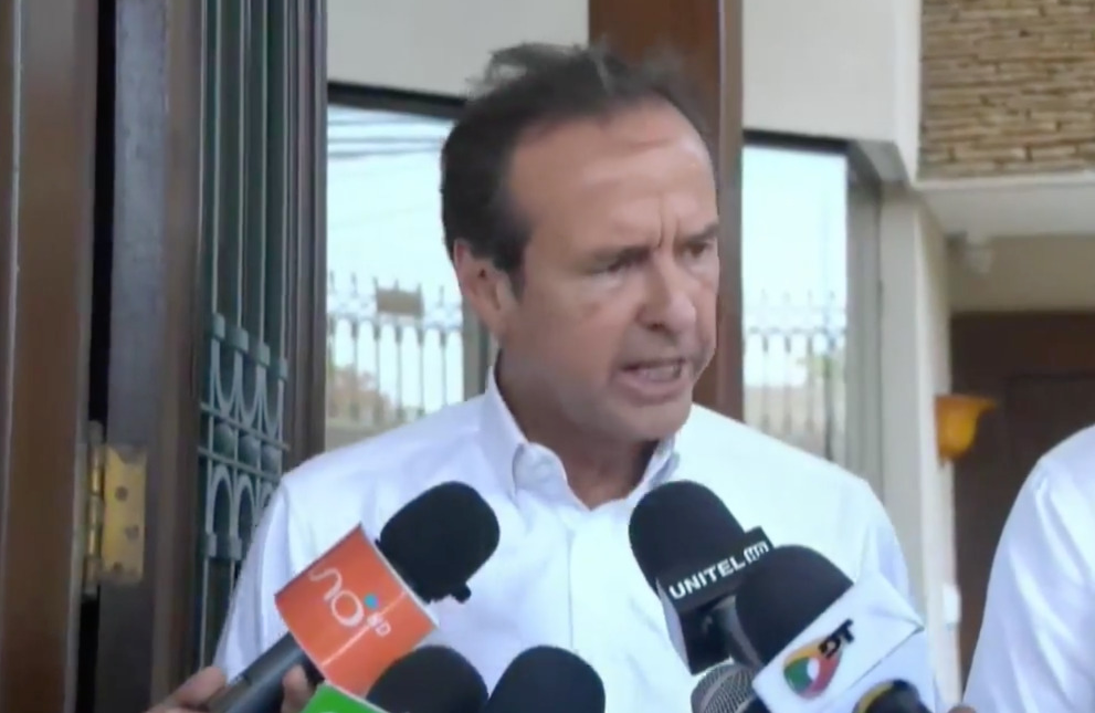 El expresidente Jorge Quiroga Ramírez, en conferencia de prensa en santa Cruz.