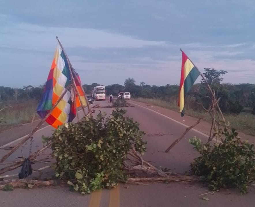 Bloqueo en la altura de Santa Rosa
