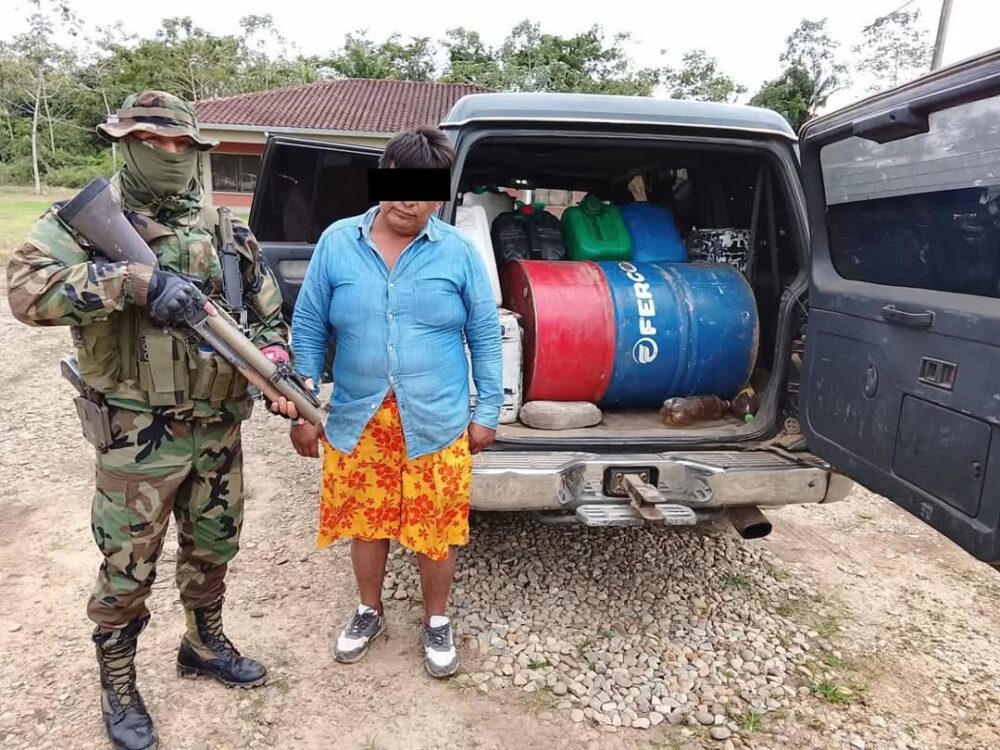 Intervienen vehículo con bidones de gasolina en operativo de control en El Chore