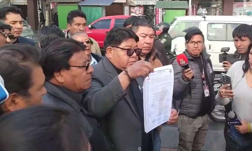 Choferes de La Paz dan un plazo fatal a Luis Arce. Foto: Vos Tv.