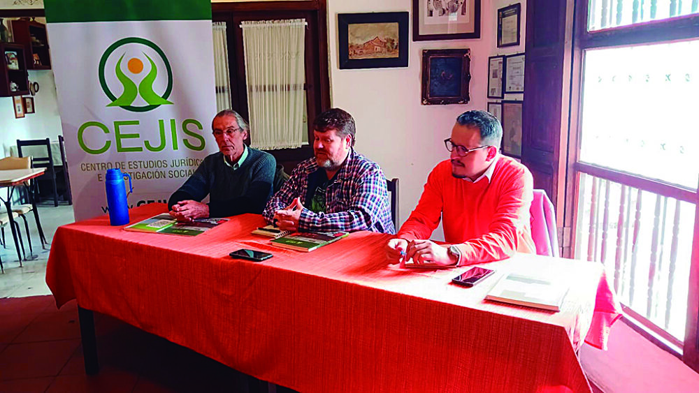 De la Cruz, Alarcón y el director del Cejis, Miguel Vargas