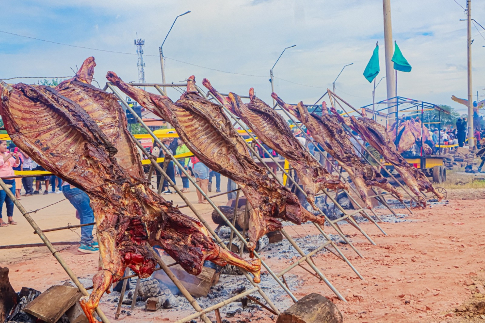 TRINIDAD HIZO HISTORIA CON EL ASADO MÁS GRANDE DEL MUNDO