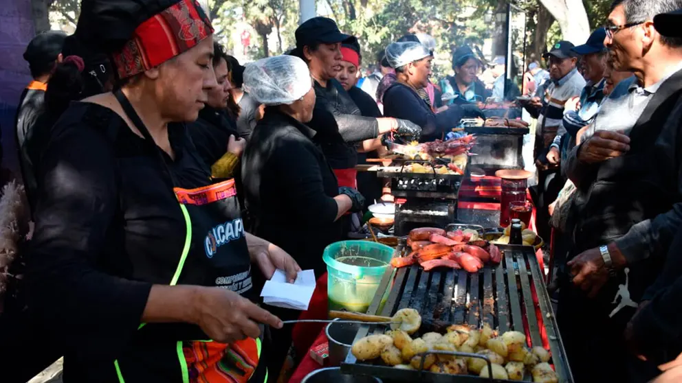 Presentación de la Feria del anticucho, que se realiza este sábado en Colcapirhua. NOÉ PORTUGAL