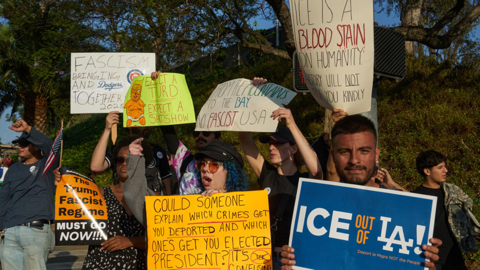 Miles de personas han protestado en las calles de California contra la arremetida anti-inmigración que ejecuta la administración de Donald Trump